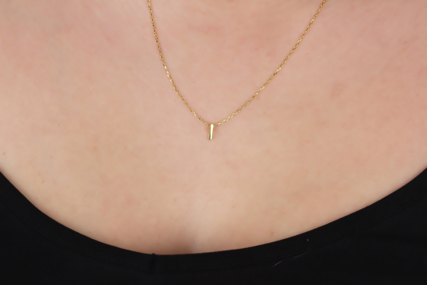 3D MINIMALIST LETTER I NECKLACE