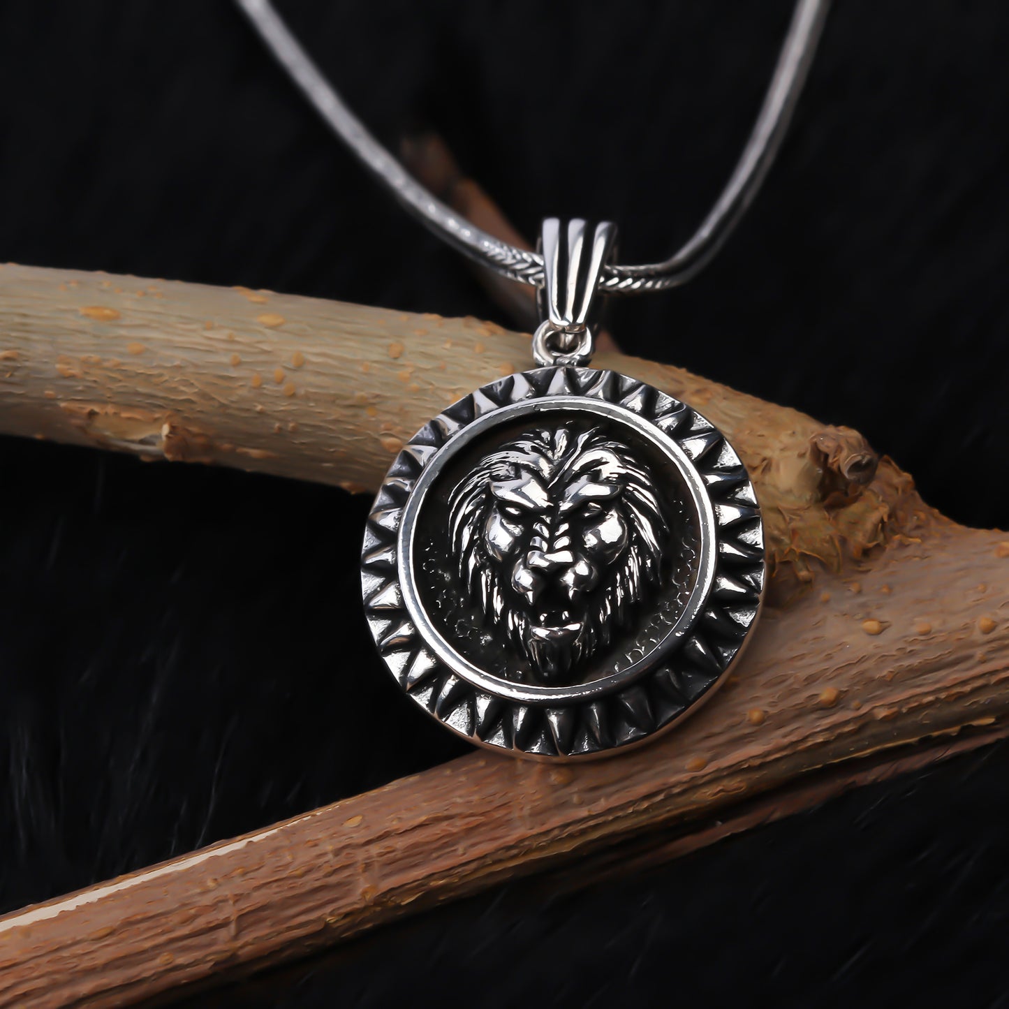 MEN LION HEAD PENDANT NECKLACE