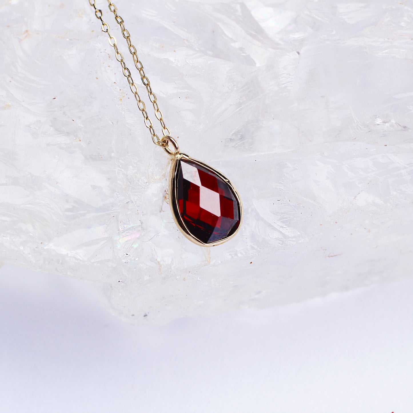 DROP NECKLACE