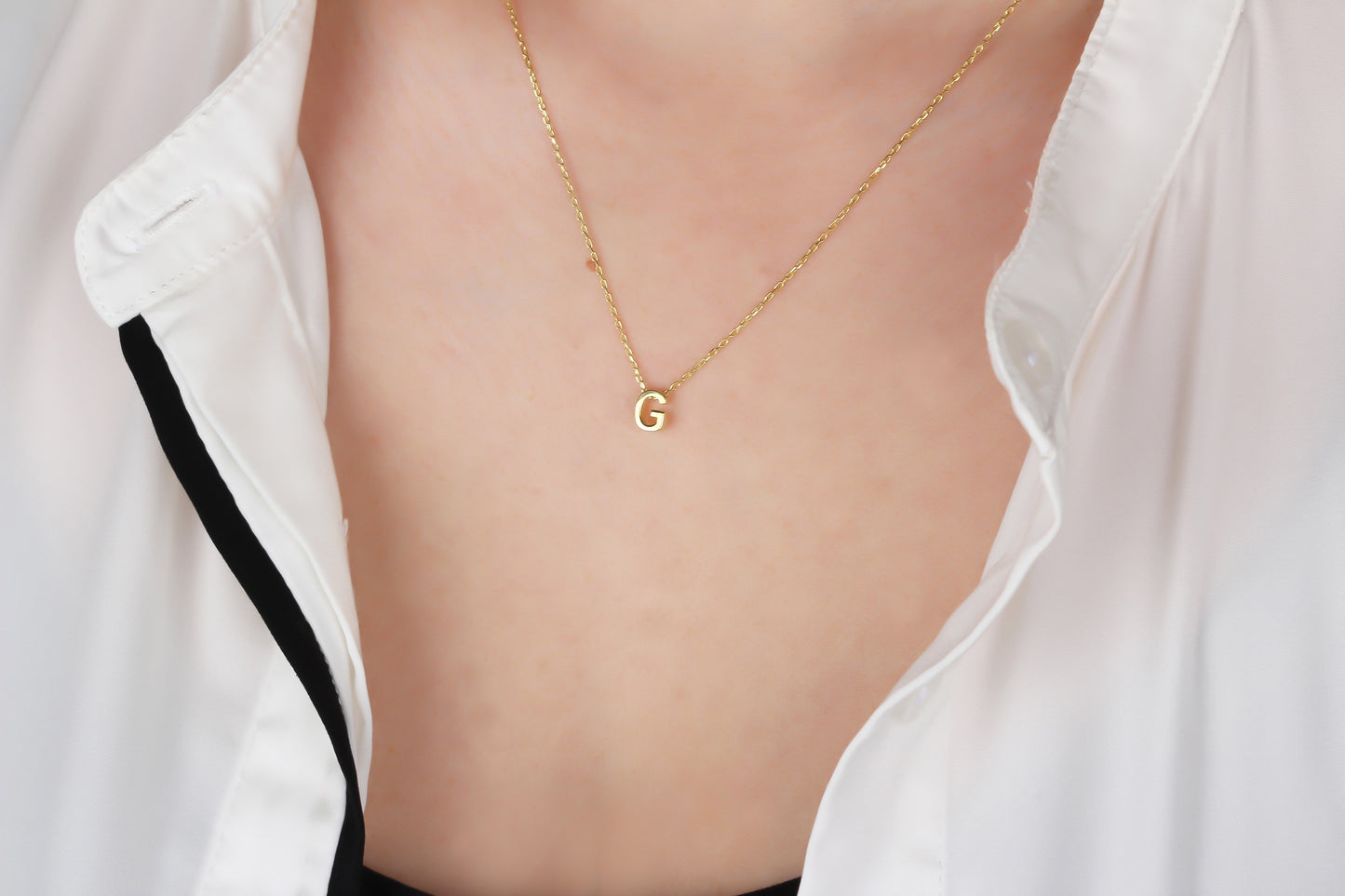 3D MINIMALIST LETTER G NECKLACE