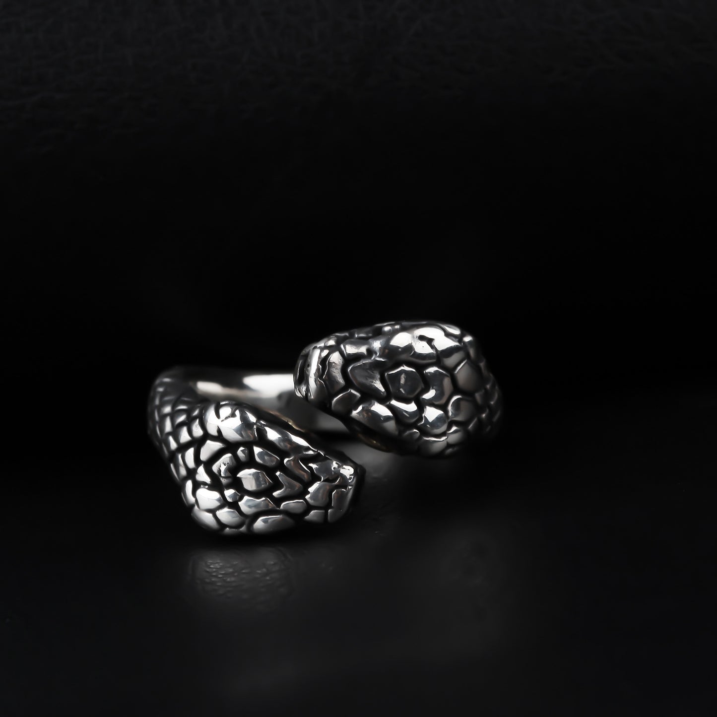 925k Sterling Silver Men Snake Ring - alternate view 3
