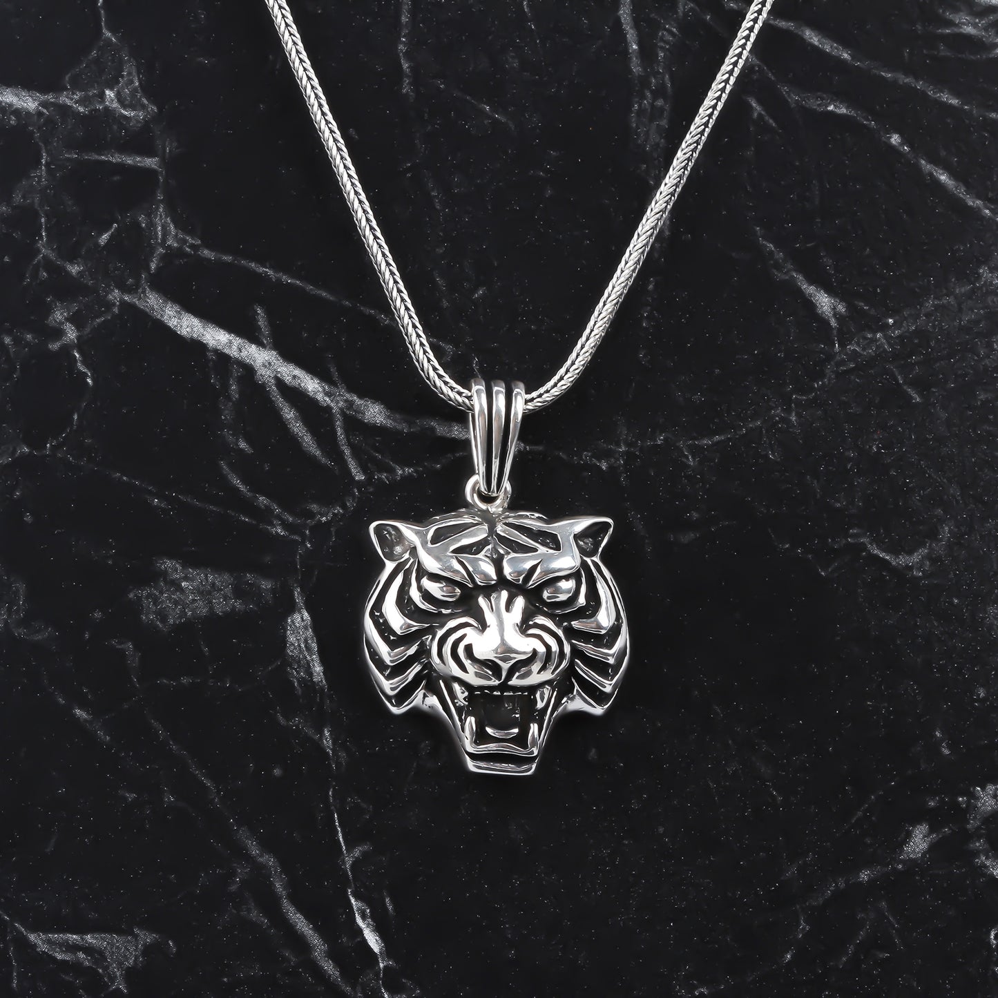 MEN TIGER PENDANT NECKLACE