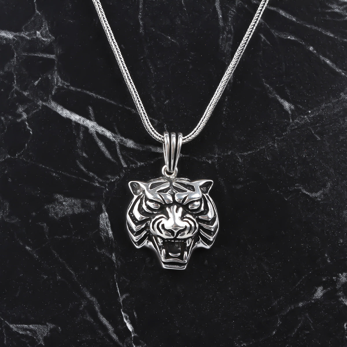 925k Sterling Silver Men Tiger Necklace