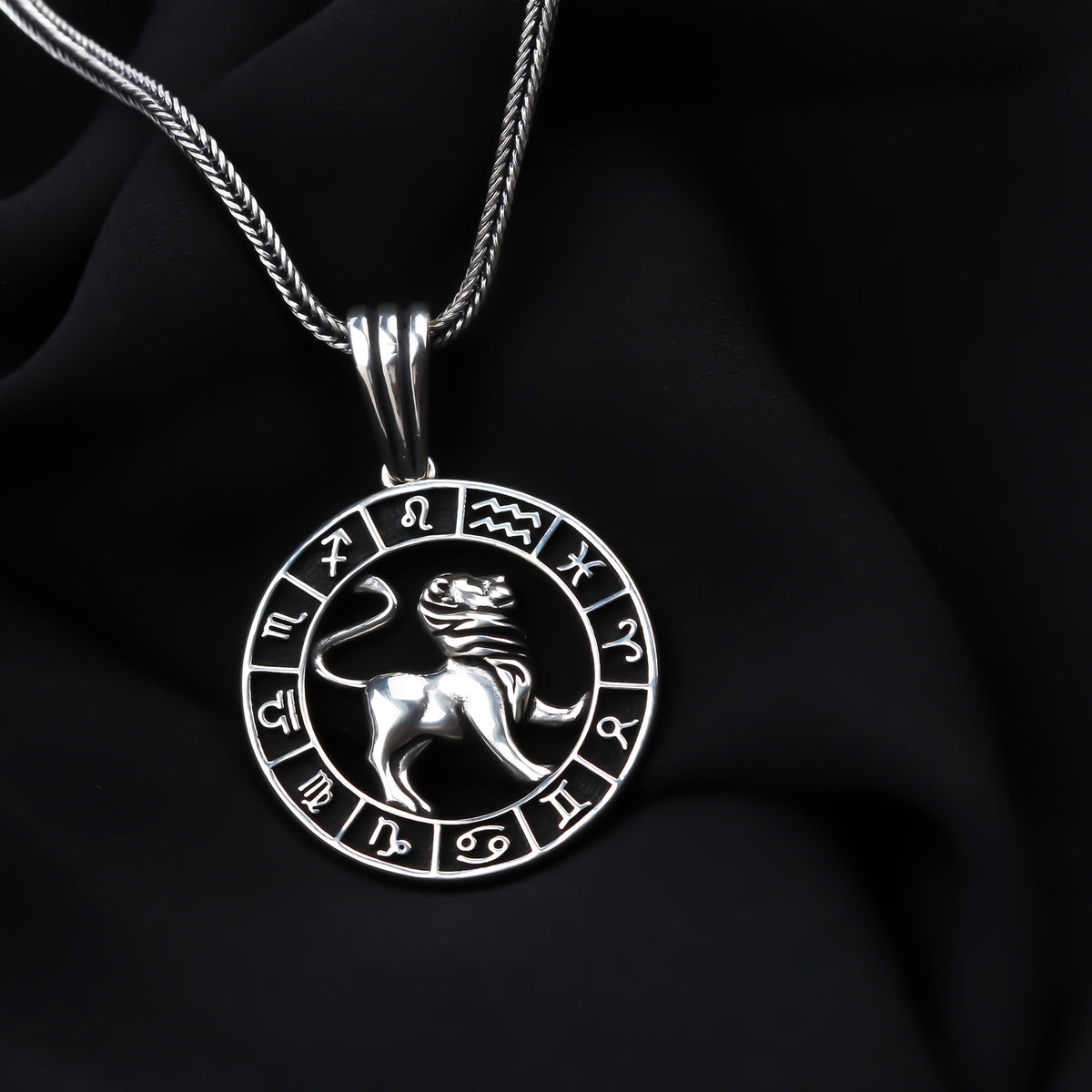 925k Sterling Silver Male Leo Sign Necklace