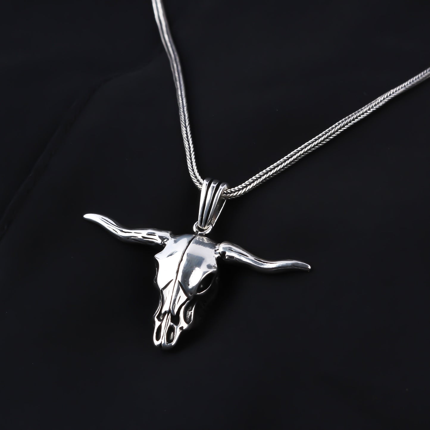 MEN BUFFALO PENDANT NECKLACE