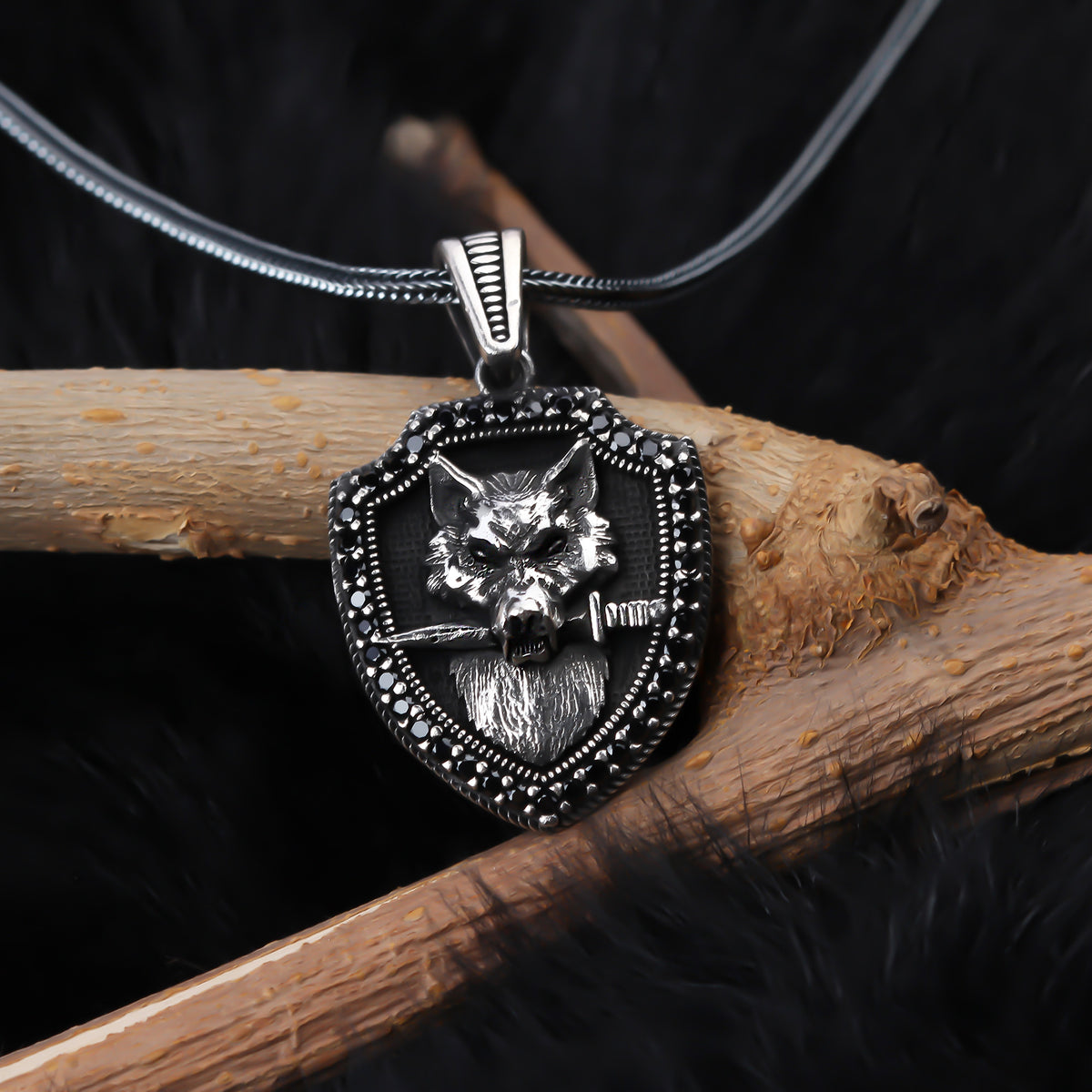 925k Sterling Silver Men Wolf Necklace - alternate view 3