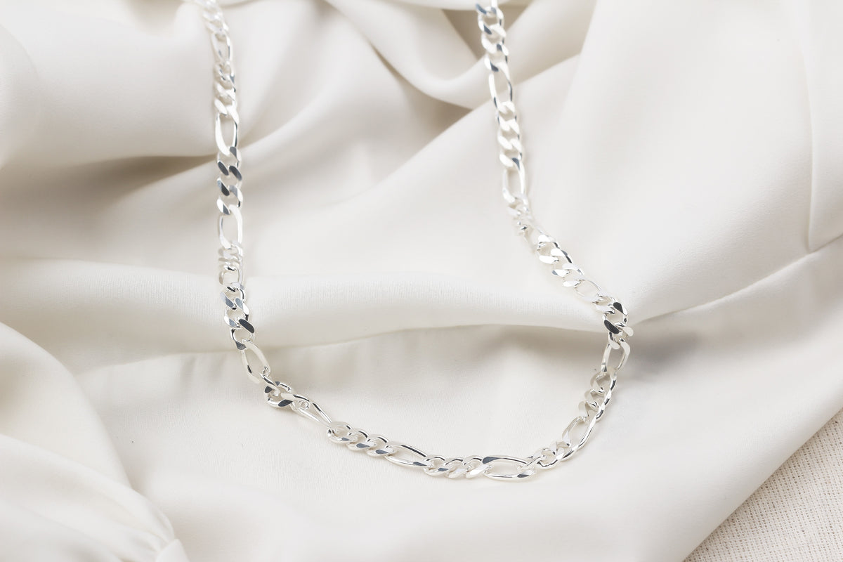 925k Sterling Silver 4mm Figaro Chain Necklace - alternate view 3