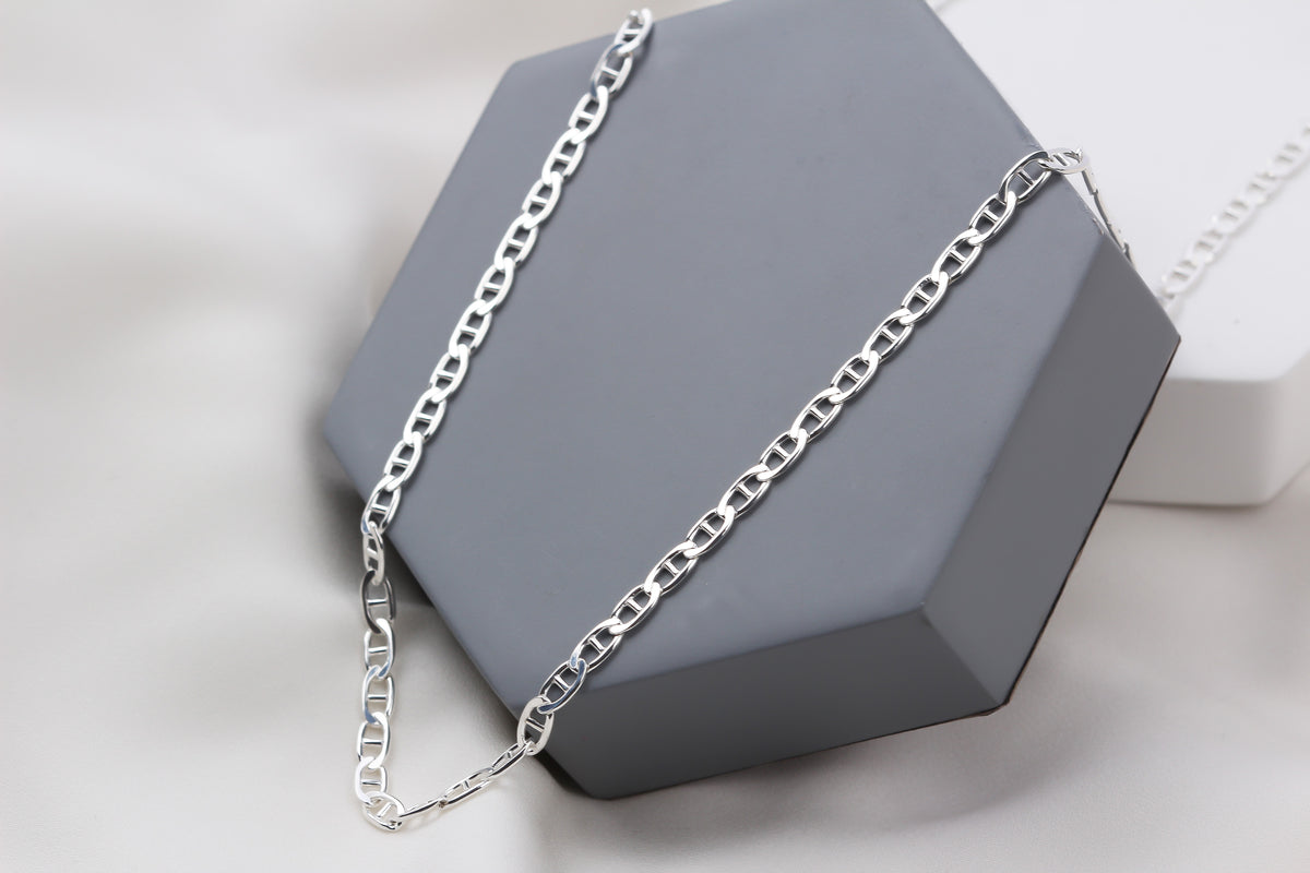 925k Sterling Silver 4mm Mariner Chain Necklace - alternate view 3