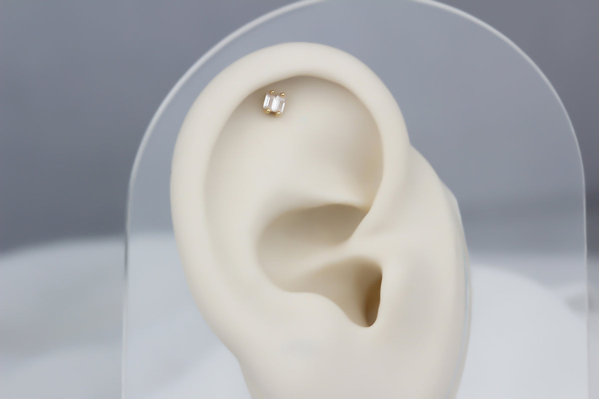 14k Solid Gold Geometric Helix Piercing - alternate view 3