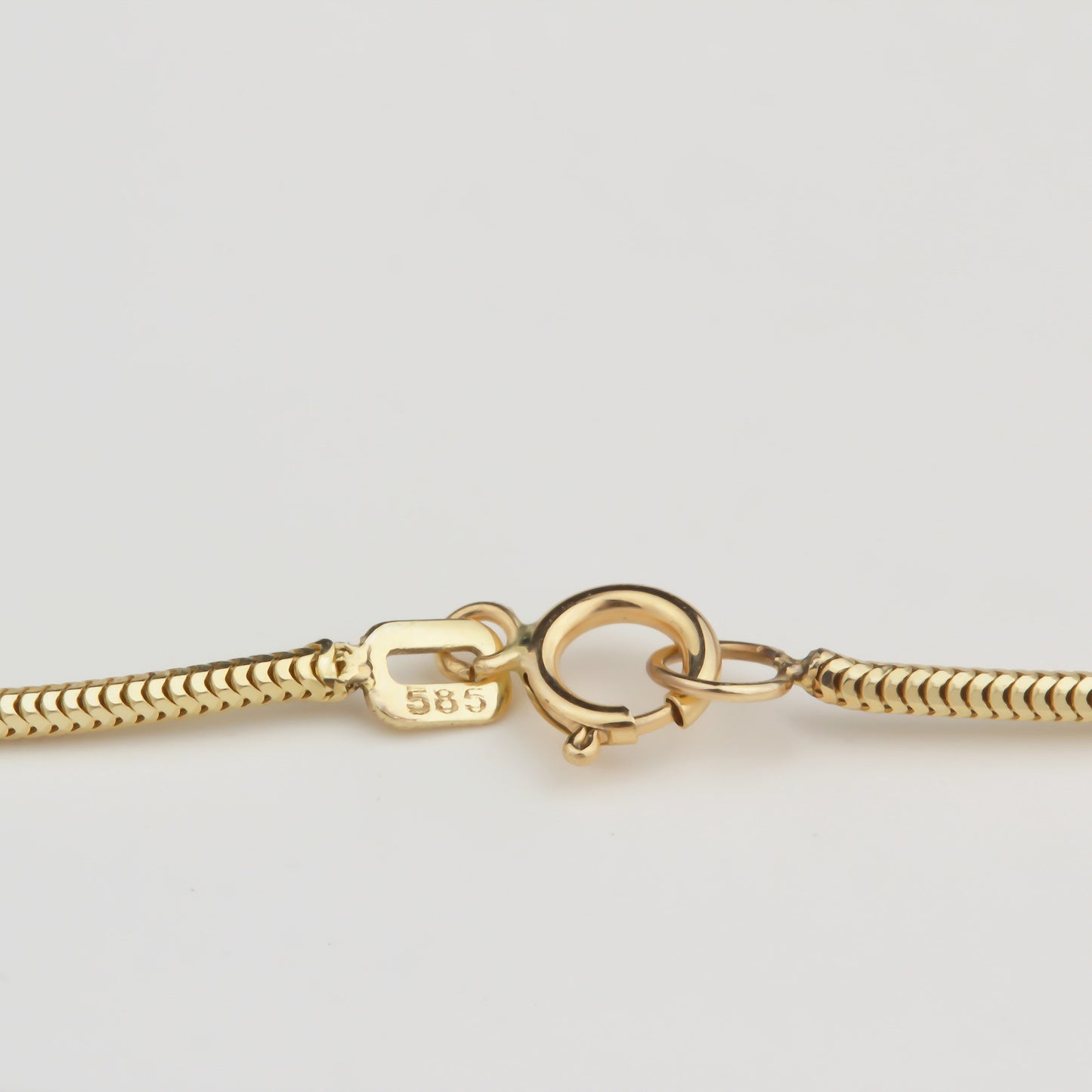 14k Solid Gold 1,5 mm Tondo Chain Bracelet - alternate view 4