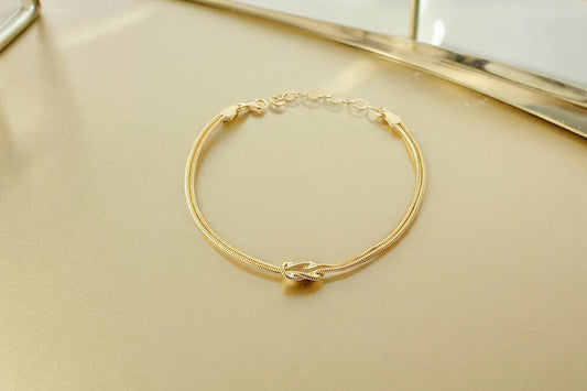 925k Sterling Silver Knot Bracelet