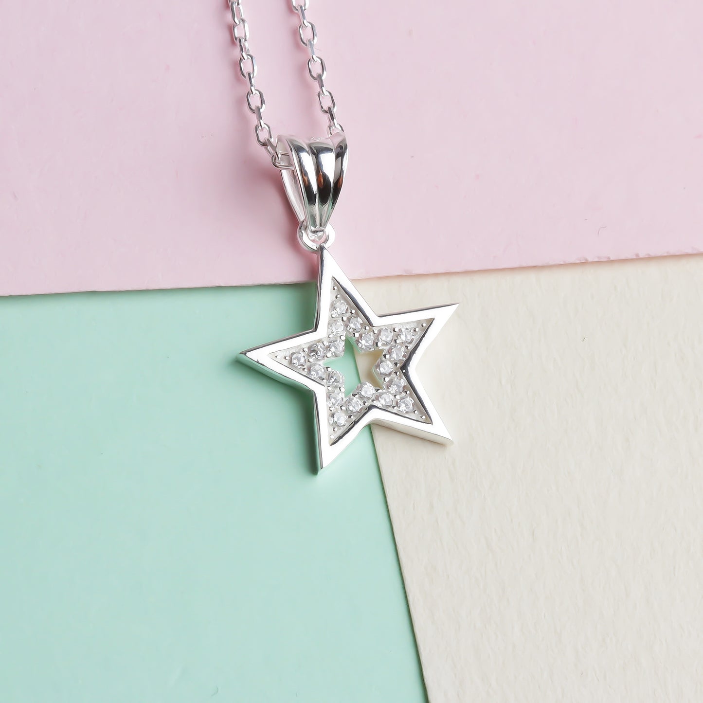 STAR NECKLACE