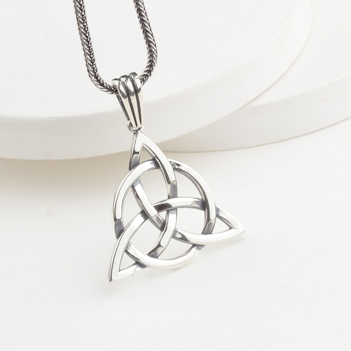 925 Sterling Silver Celtic Knot Necklace