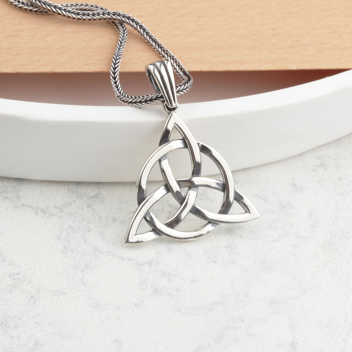 925 Sterling Silver Celtic Knot Necklace