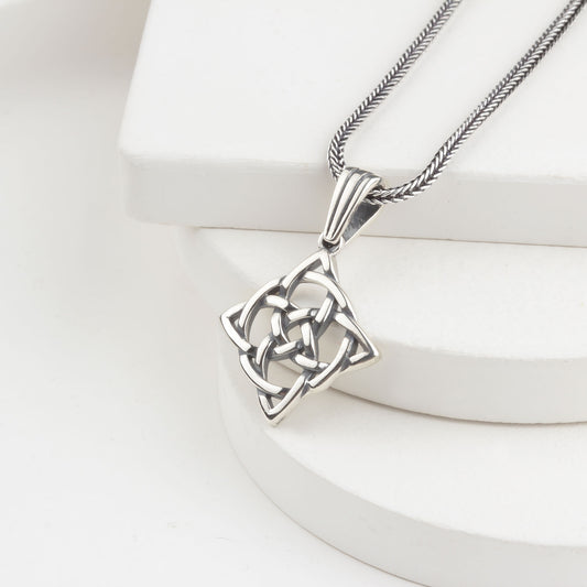 925 Sterling Silver Medieval Knot Necklace