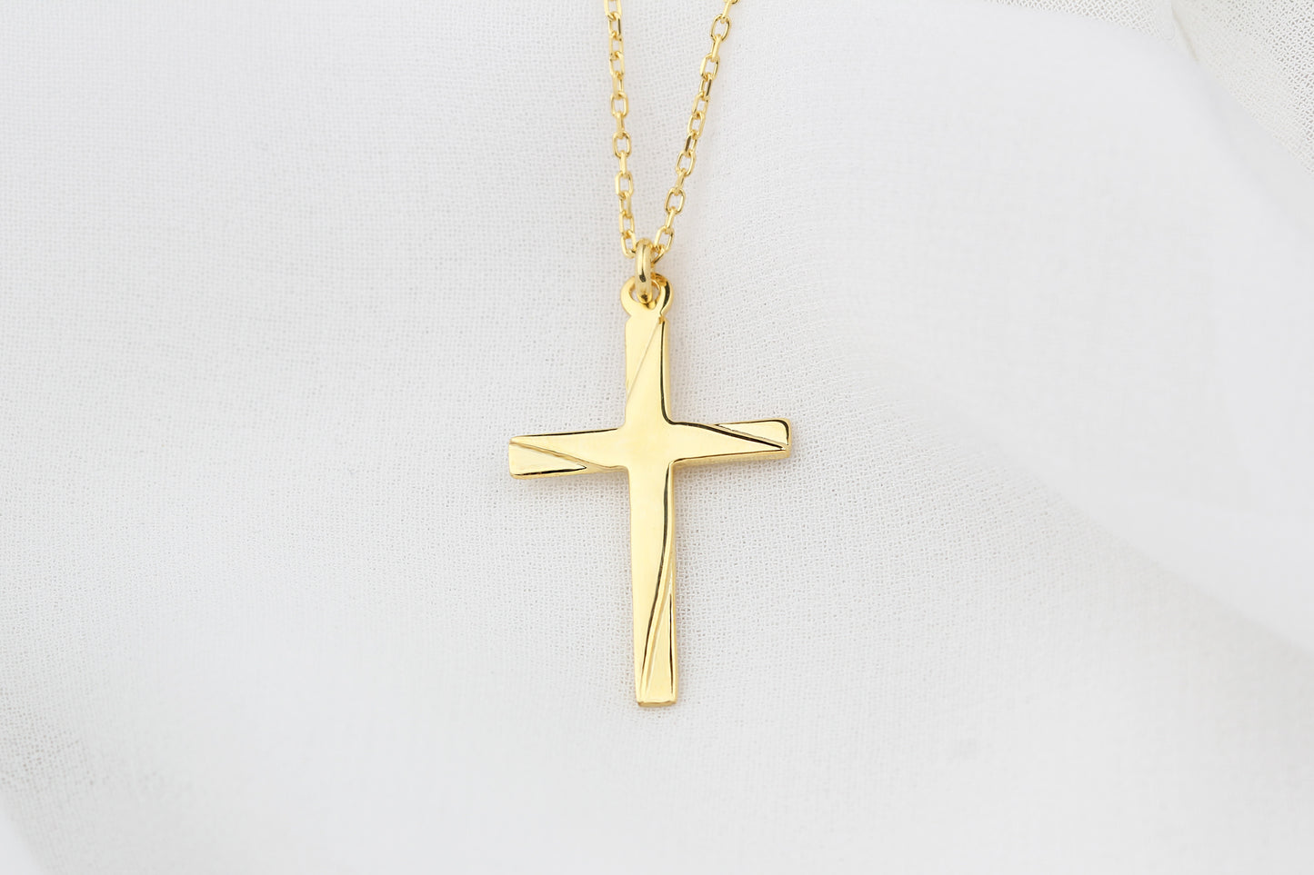 CROSS NECKLACE