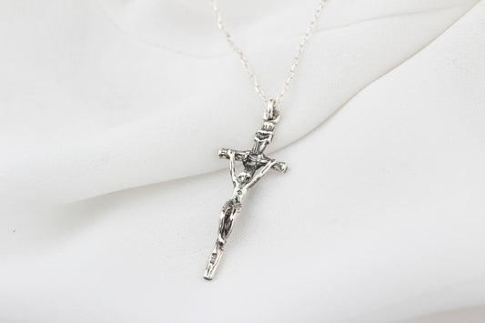 925k Sterling Silver Cross Necklace