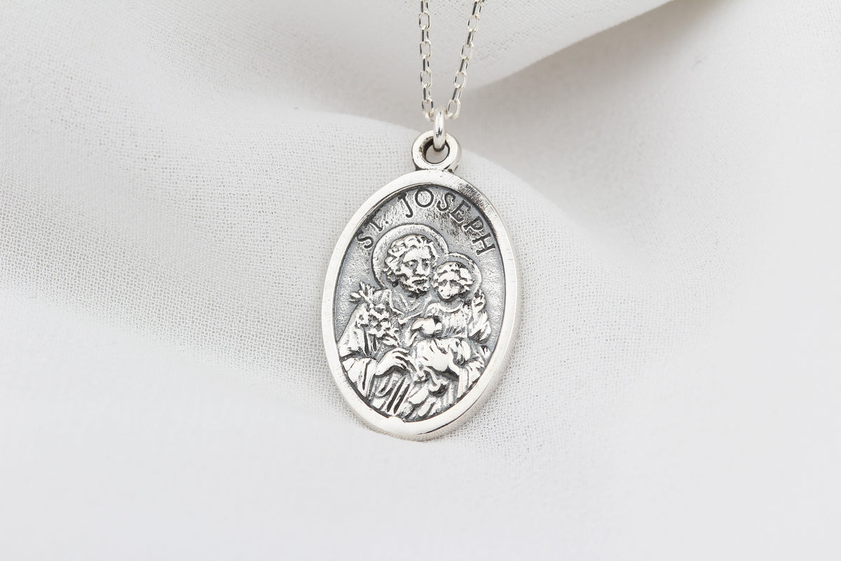 925k Sterling Silver St. Antoine Necklace - alternate view 3
