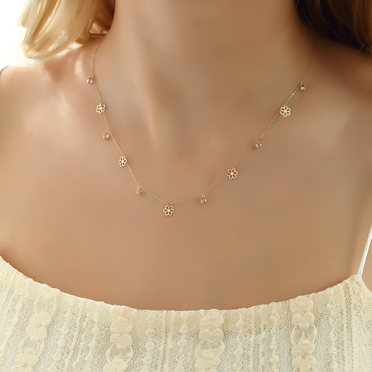 14k Solid Gold Daisy Luck Necklace