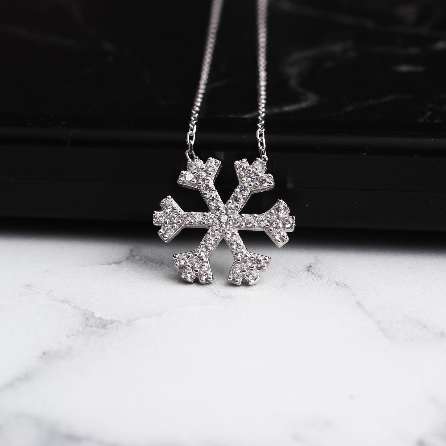 925k Sterling Silver Snowflake Necklace