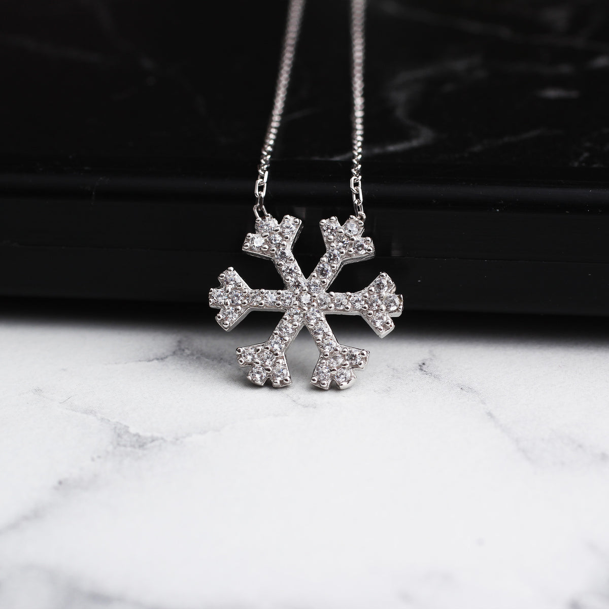 925k Sterling Silver Snowflake Necklace