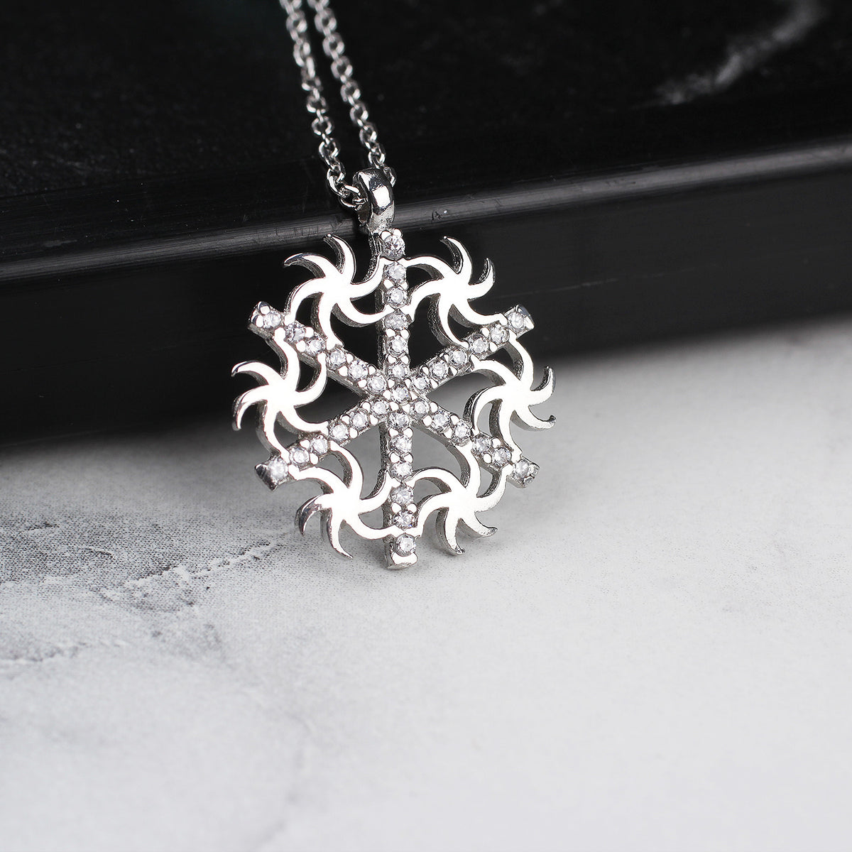 925k Sterling Silver Snowflake Necklace