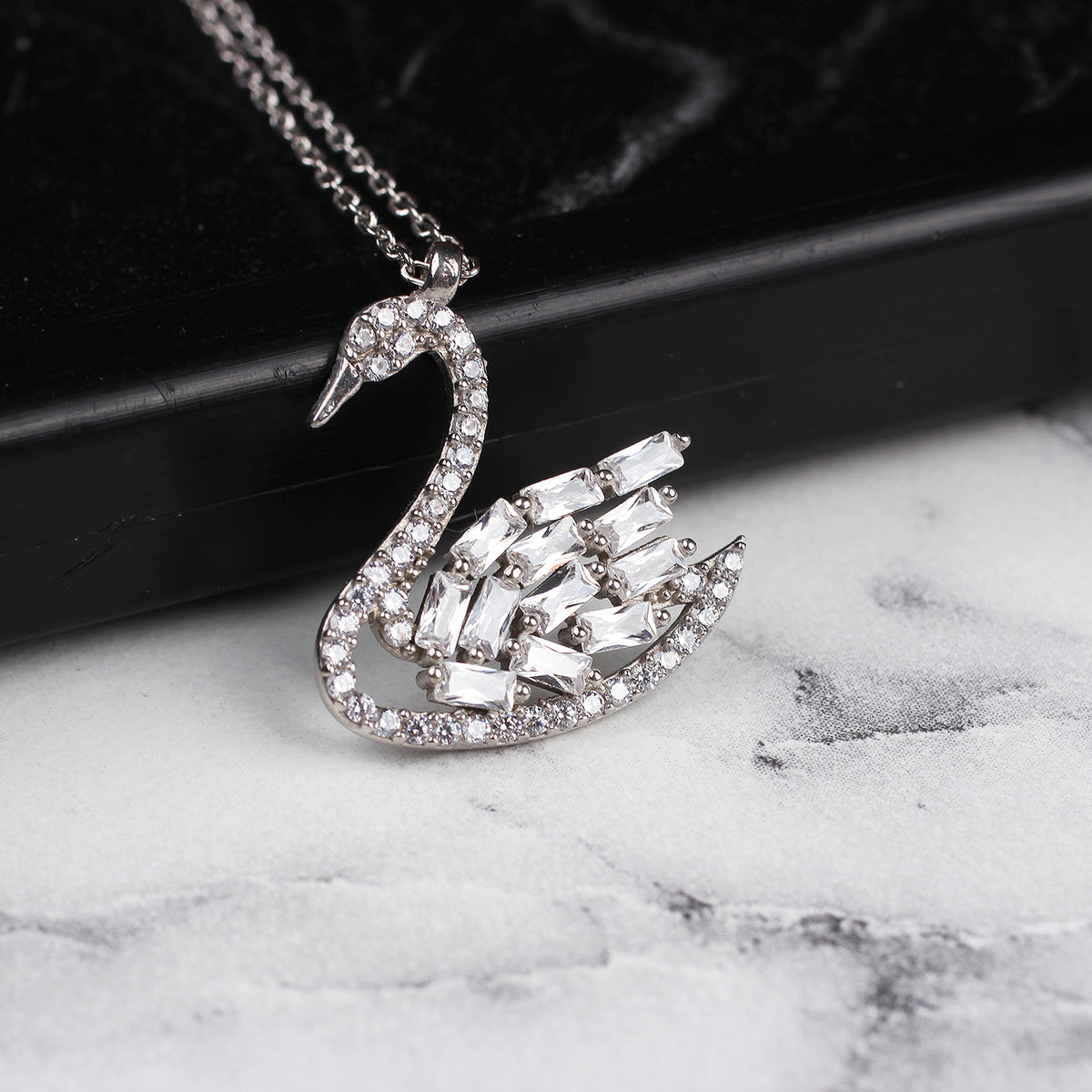 925k Sterling Silver Swan Necklace