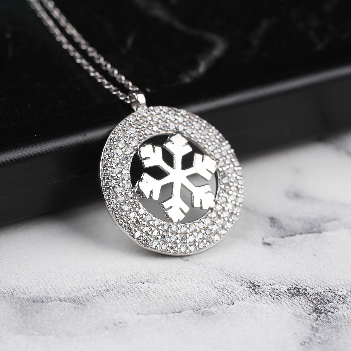 925k Sterling Silver Snowflake Necklace