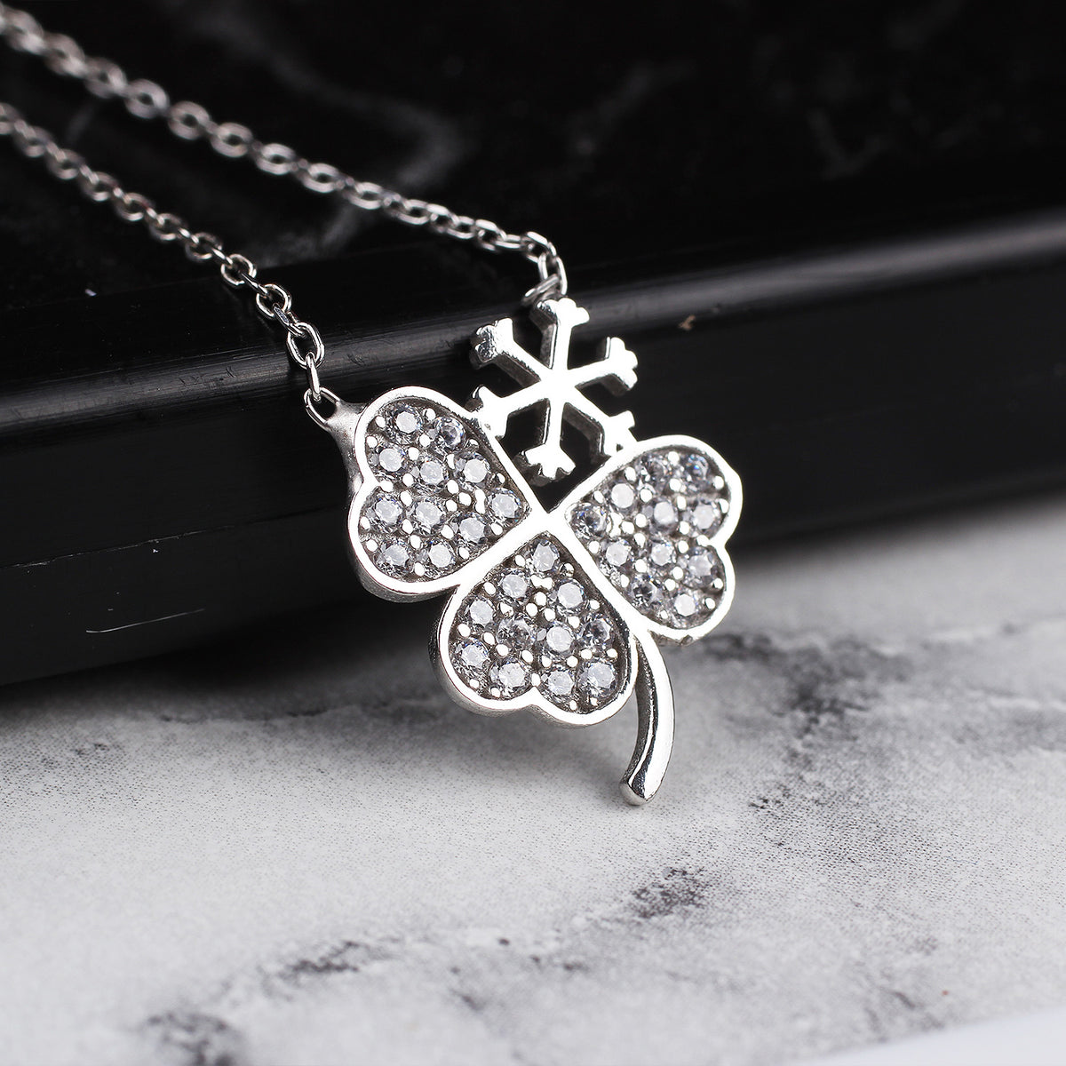 925k Sterling Silver Kar Taneli Clover Necklace